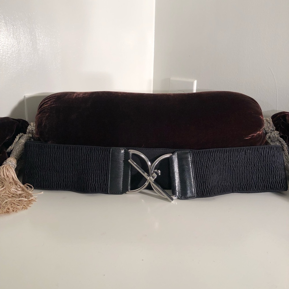 Chico black stretch belt with silver buckle; M/L